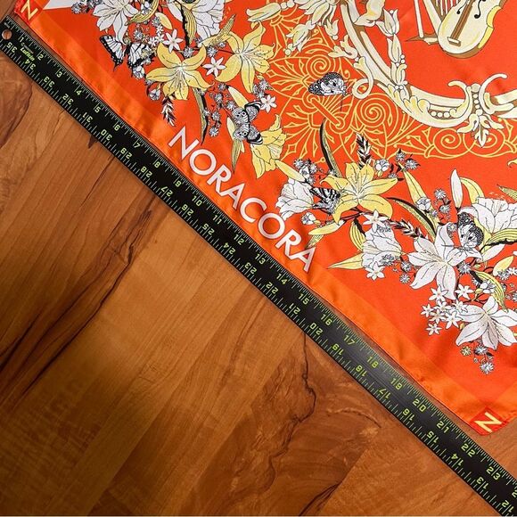 NORACORA Orange Silk Scarf 💗 excellent condition 💗 22 x 22 - Picture 2 of 6